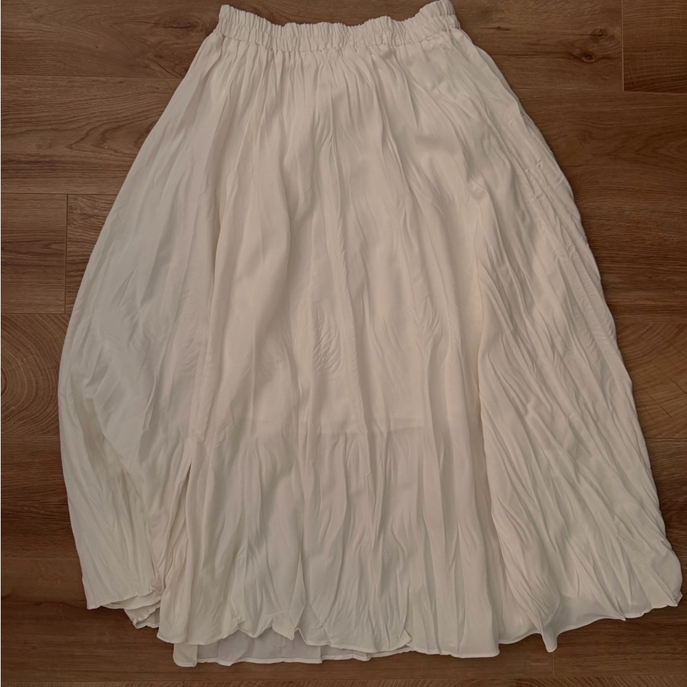 Oak + Fort Women's White Pleated Midi Skirt - Lightweight Flowy Style